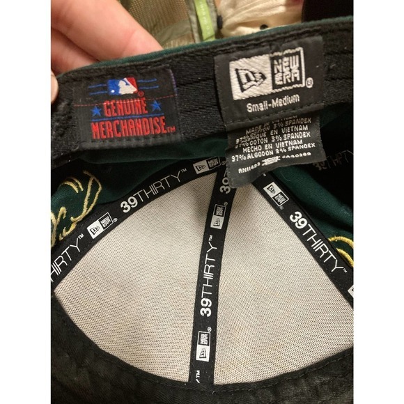 Retro Oakland Athletes New Era Flex-Fit Hat Size Small-Medium - Picture 3 of 3